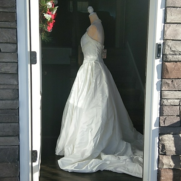 Size 8 My Fair Bride Ivory Wedding Dress - Picture 15 of 15